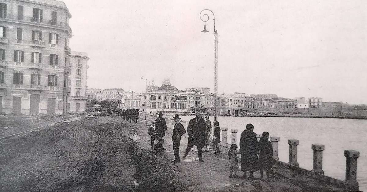 L'iconico Lungomare: la strada costiera pi� lunga d'Italia che allontan� Bari dall'Adriatico